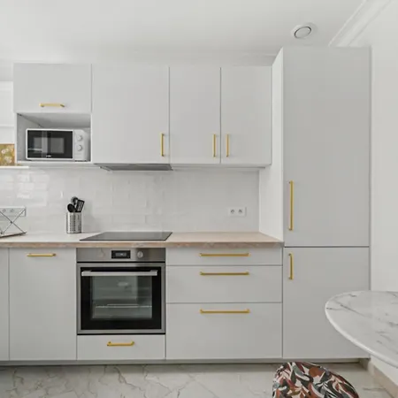 Auteuil - Daumier 1 Bdr Apartment Paris